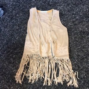 Fringe faux suede vest 💕